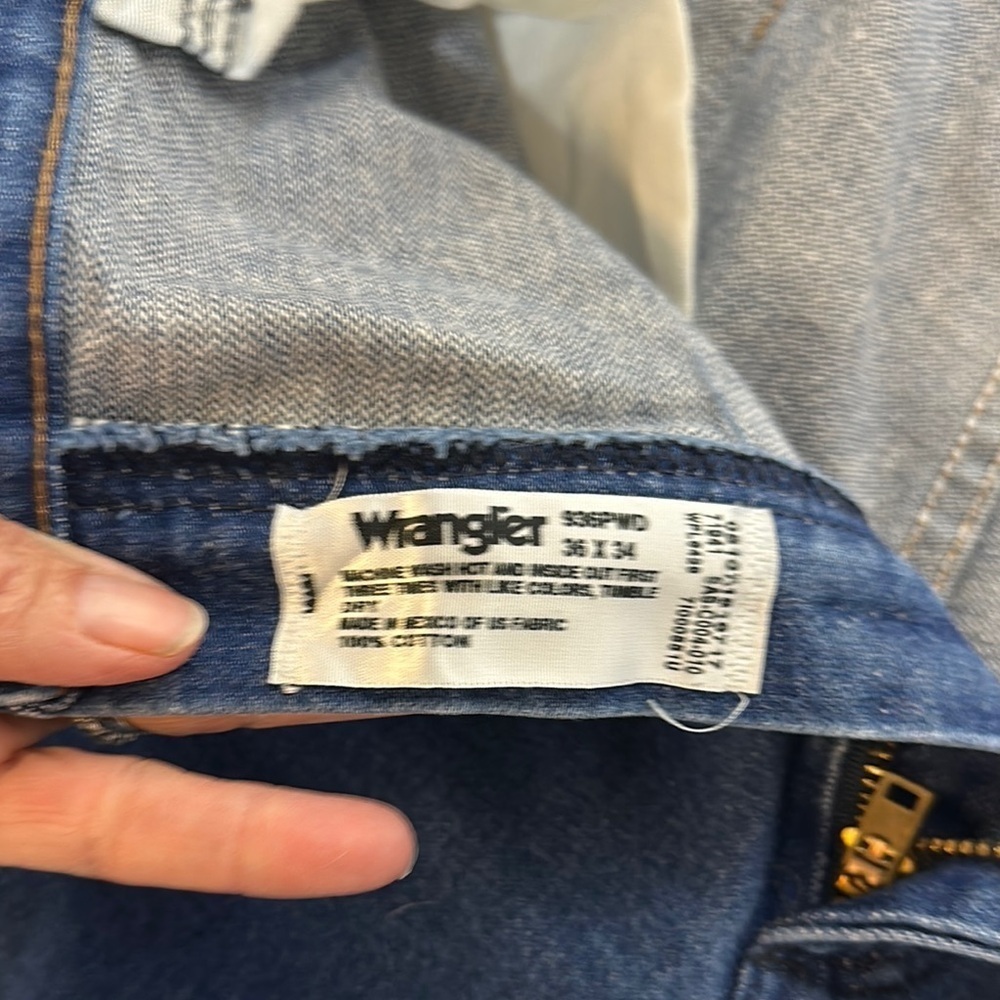 Wrangler Blue Relaxed Jeans with Classic Indigo Finish - Picture 3 of 6